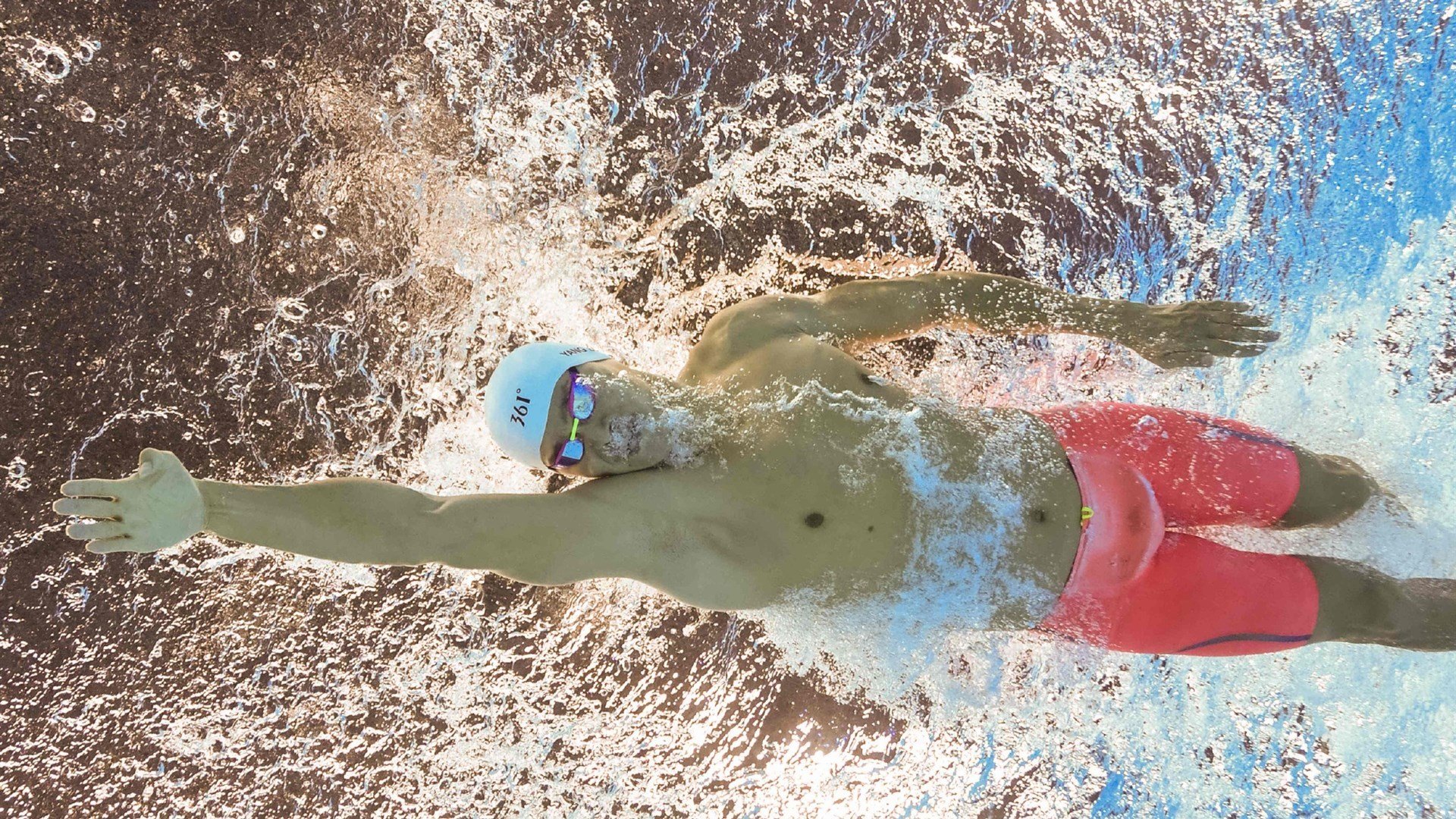 季后赛历史：库里在“决胜局”投中关键三分，帮助勇士逆转取胜！